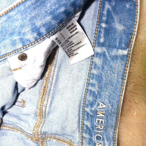 American Eagle Jeans Womens Size 2 Light Blue Highrise Mom Distressed Denim - Picture 12 of 13